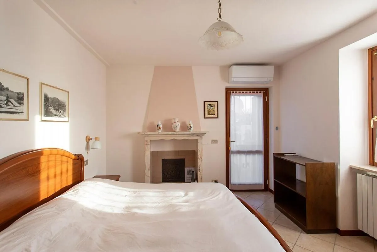 Apartment Appartamento Il Pozzo San Felice del Benaco Italy